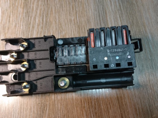 блок предохранителей Mercedes-Benz GL-Класс X164 2007, 3.0 л., OM 642.940, дизель, АКПП, серебристый, внедорожник 5 дв., A2115452601