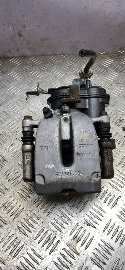 суппорт задний правый BMW 5 серия G30/G31 2018, 2.0 л., B48 B20 A, бензин, задний привод, правый руль, 53019C - фото №1