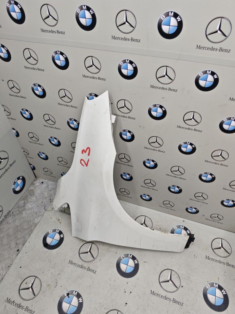 крыло переднее правое BMW 2 серия Active Tourer F45 2015, 2.0 л., бензин - фото №1