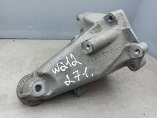 кронштейн двигателя Mercedes-Benz E-Класс W212/S212/C207/A207 2012, 1.8 л., M 271.820, бензин, A2712232704