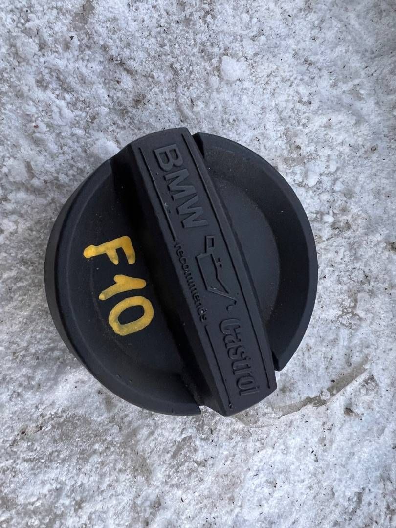 пробка маслозаливная BMW 2011, 3.0 л., N52 B30 AF, бензин, 8507153 - фото №1