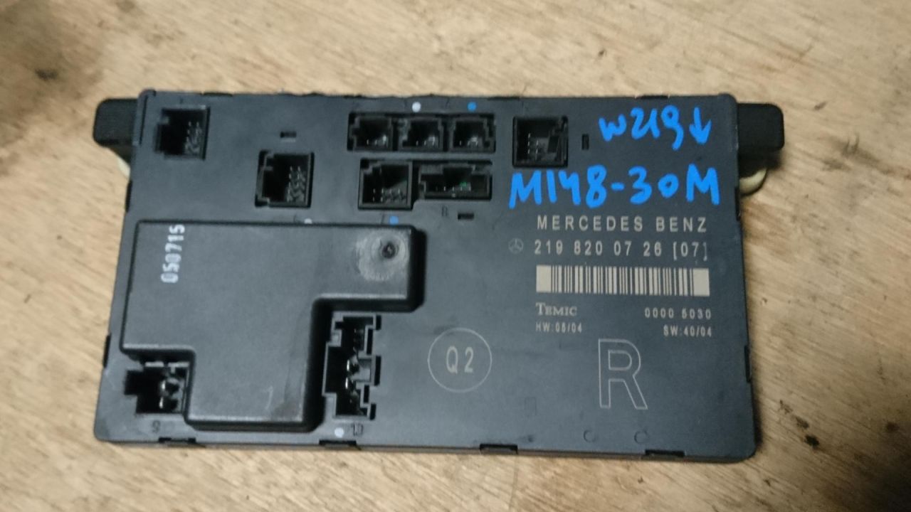 модуль управления двери Mercedes-Benz CLS-Класс C219 2005, 3.0 л., OM 642.920, дизель, АКПП, черный, купе, A2198200726, 00005030 - фото №1