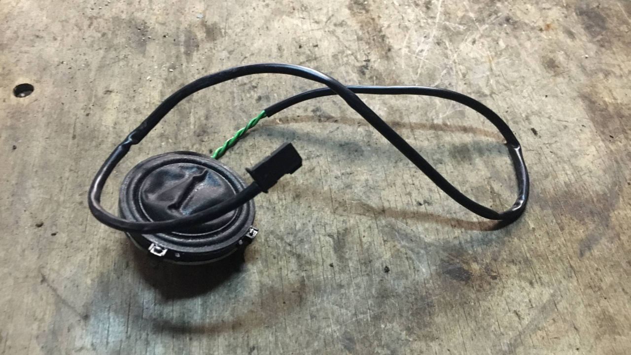 динамик двери BMW 5 серия E39 2000, 2.0 л., бензин, седан, 8374982 - фото №1