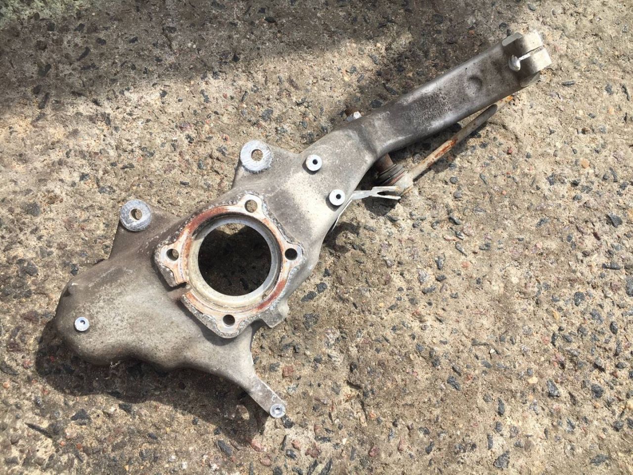 кулак поворотный правый BMW X5 E70 2007, 4.8 л., бензин, АКПП, 6773784, 31216773784 - фото №1