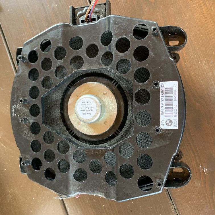 сабвуфер BMW X5 E70 2009, 3.0 л., дизель, АКПП, внедорожник 5 дв., 65136971880 - фото №1