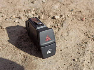 кнопка аварийной сигнализации BMW 2012, 3.5 л., бензин, АКПП, седан, задний привод, 9231786