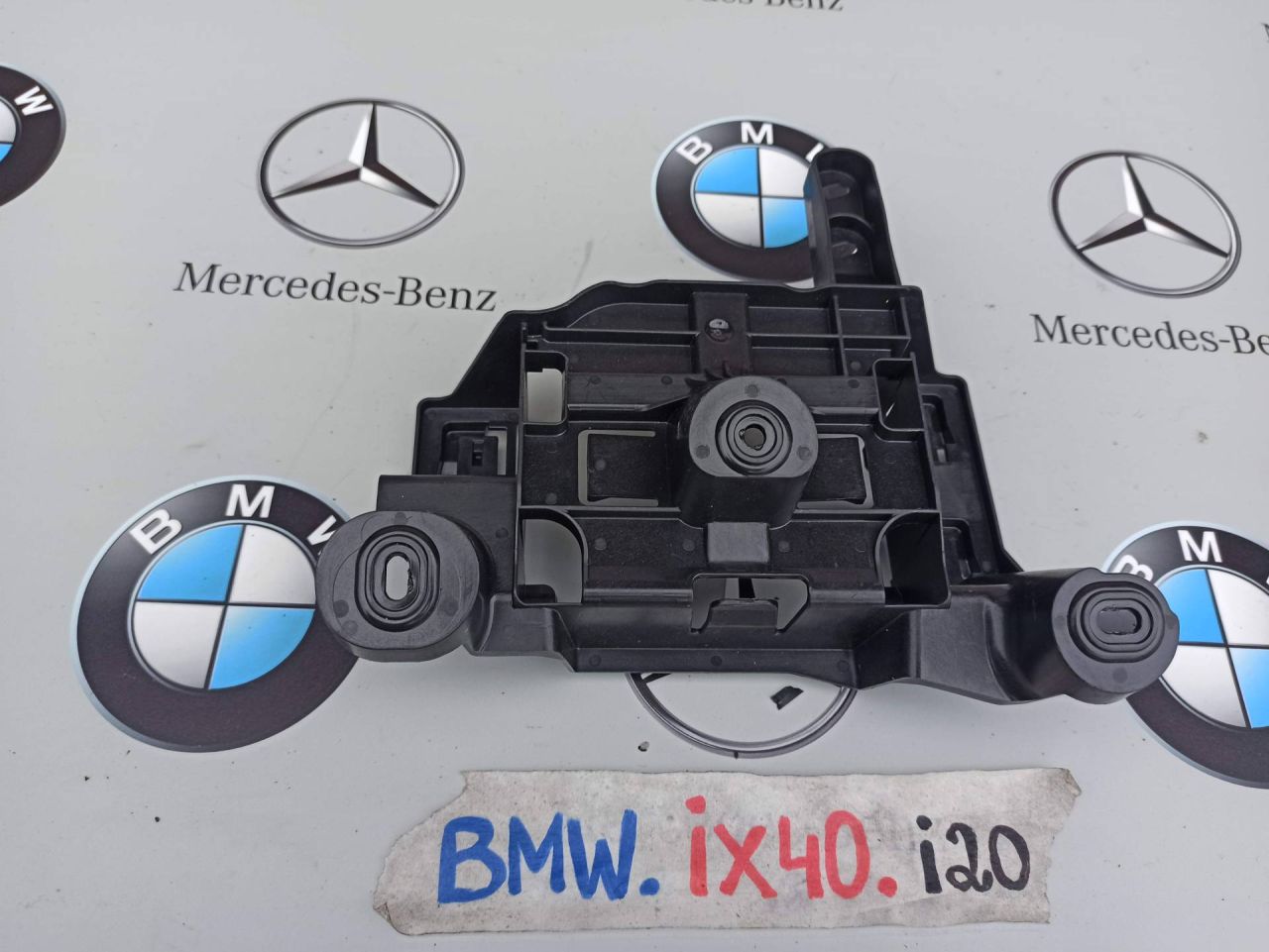 кронштейн (крепление) BMW iX I20 2022, электро, полный привод, правый руль, 9826665 - фото №1
