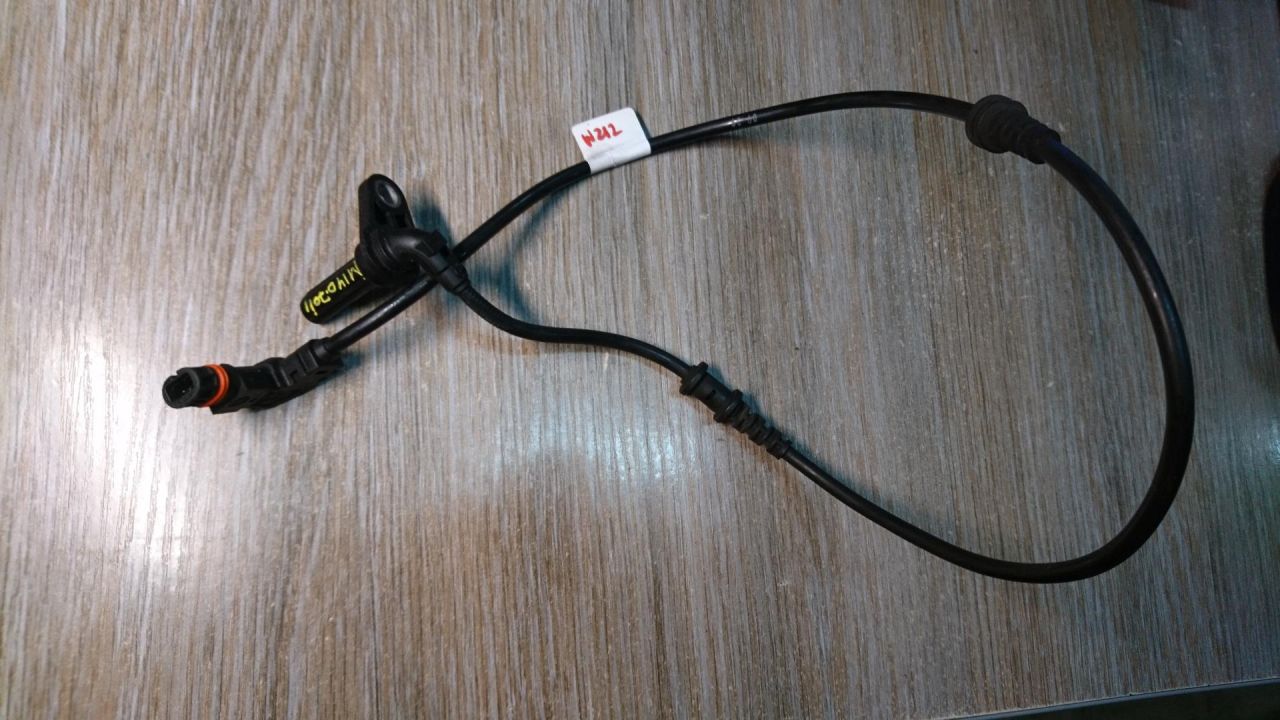 датчик ABS Mercedes-Benz E-Класс W212/S212/C207/A207 2010, 2.1 л., OM 651.924, дизель, АКПП, серебристый, седан, A2125400117 - фото №1