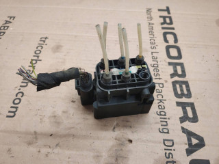 блок клапанов пневмоподвески Mercedes-Benz S-Класс W221 [рестайлинг] 2013, A2513200058