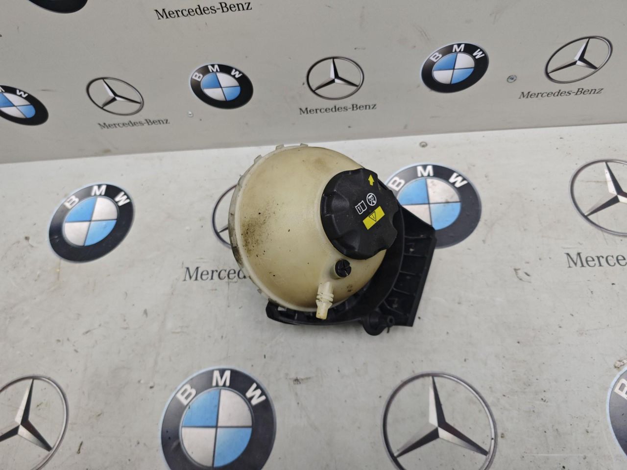 бачок расширительный BMW 4 серия F32/F33 2014, 2.0 л., бензин, купе, 7642159 - фото №1