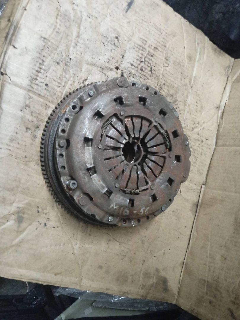 комплект сцепления BMW 3 серия E46 2002, 1.8 л., N42 B18 A, бензин, АКПП, хетчбэк 5 дв. - фото №1