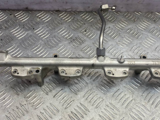 топливная рампа BMW 5 серия G30/G31 2018, 2.0 л., B48 B20 A, бензин, задний привод, правый руль, 7639979