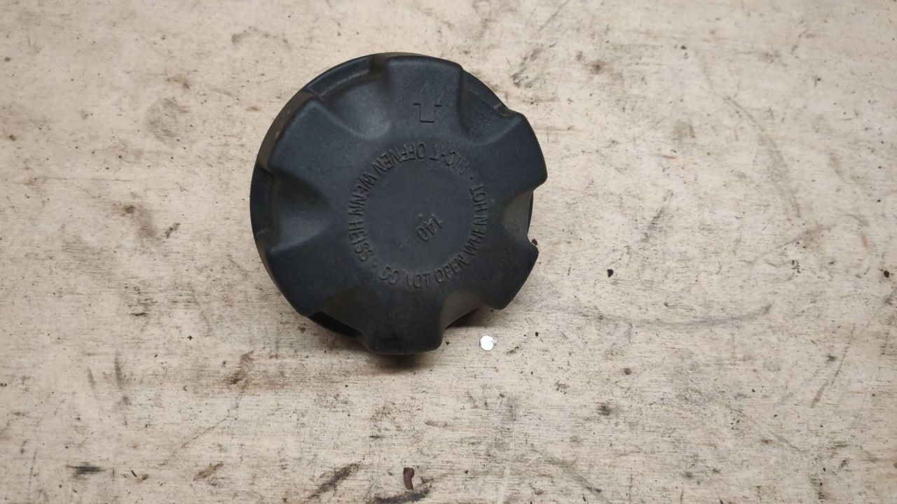 пробка расширительного бачка BMW X5 E70 2007, 3.0 л., дизель, АКПП - фото №1