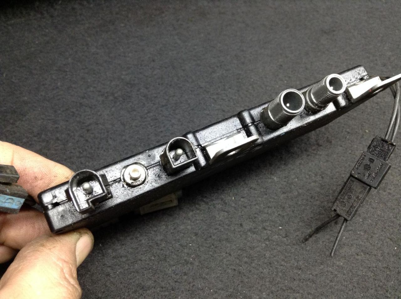 усилитель антенны BMW 5 серия E39 1998, 2.5 л., дизель, АКПП, седан, 8352774 - фото №1