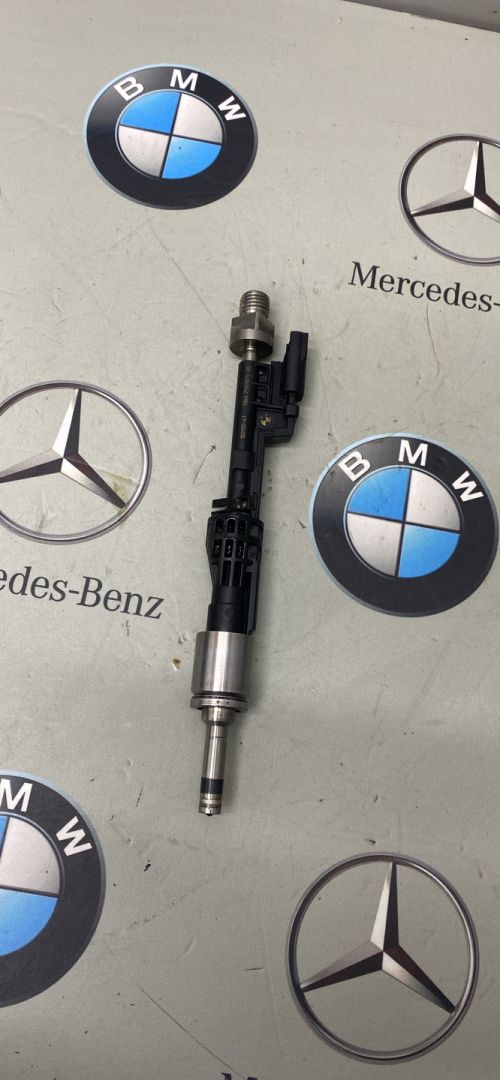 форсунка BMW 2011, 2.0 л., N20 B20 A, бензин, 7597870 - фото №1