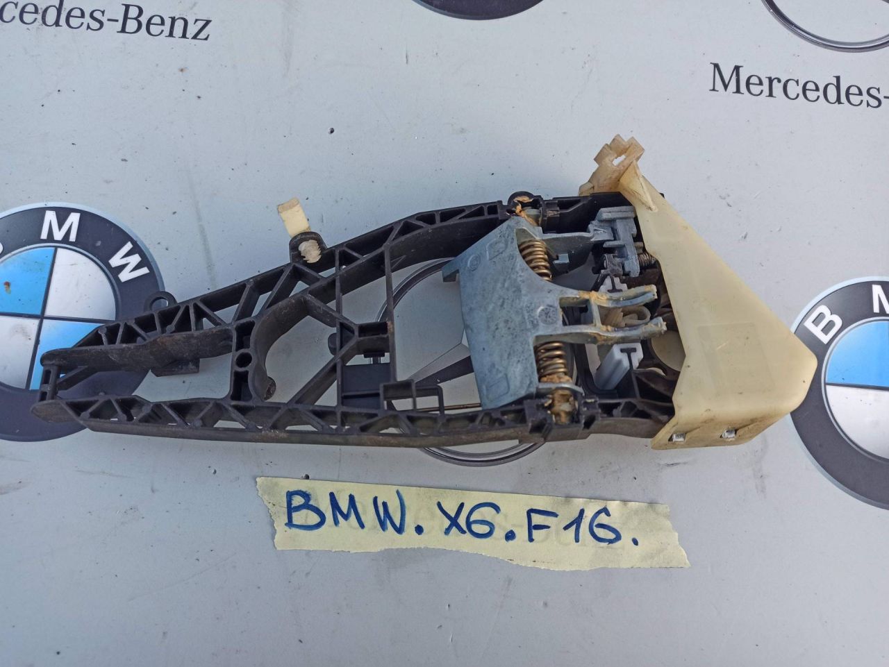 скелет ручки двери задней левой BMW X6 F16 2016, 3.0 л., бензин, правый руль, 7401211 - фото №1