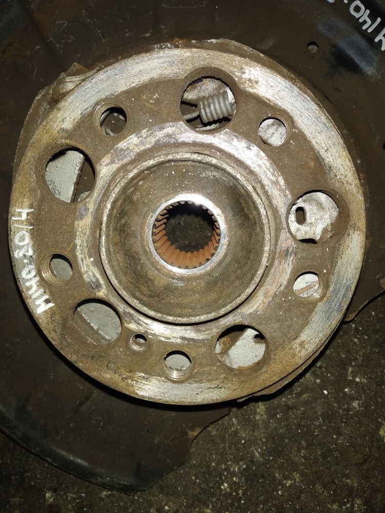 ступица задняя правая Mercedes-Benz E-Класс W212/S212/C207/A207 2010, 2.1 л., OM 651.924, дизель, АКПП, серебристый, седан - фото №1