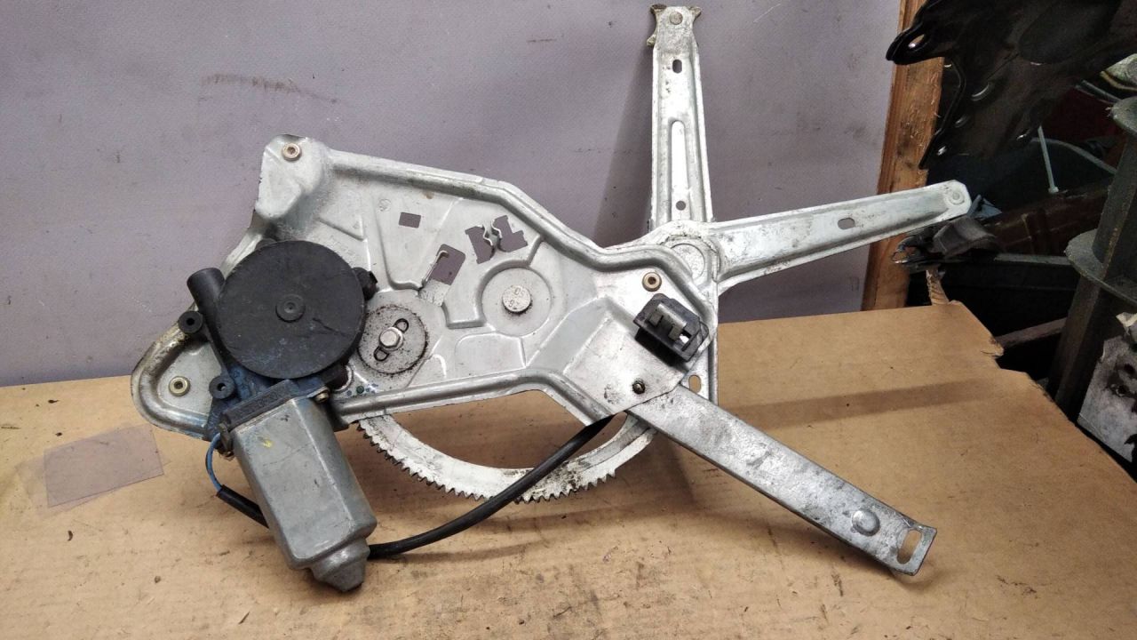 стеклоподъемник задний правый BMW 5 серия E34 1990, 1944072 - фото №1