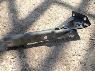 петля капота правая BMW 5 серия E60/E61 2006, 2.5 л., N52 B25 A, бензин, АКПП, универсал, 7008728