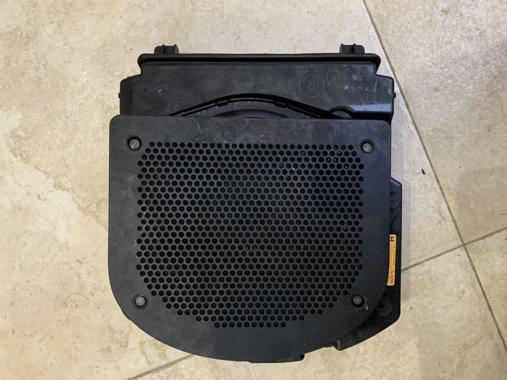 сабвуфер BMW 7 серия F01/F02 2009, 3.0 л., N54 B30 A, бензин, АКПП, седан, 65139151966 - фото №1