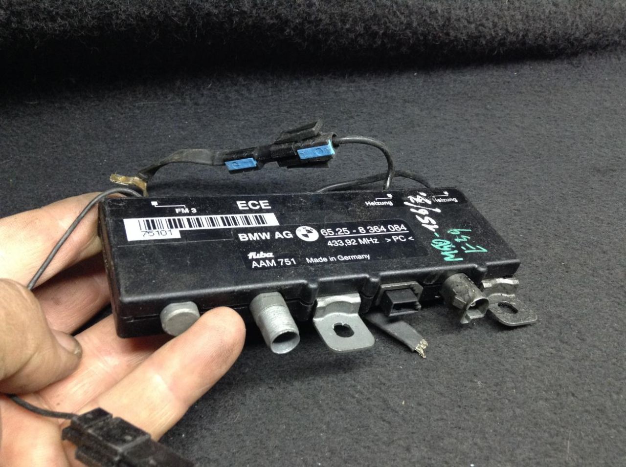 усилитель антенны BMW 5 серия E39 1998, 2.5 л., АКПП, седан, 8364084 - фото №1