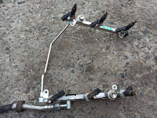 топливная рампа Mercedes-Benz C-Класс W204/S204 2009, 3.0 л., M 272.948, бензин, A2720700995