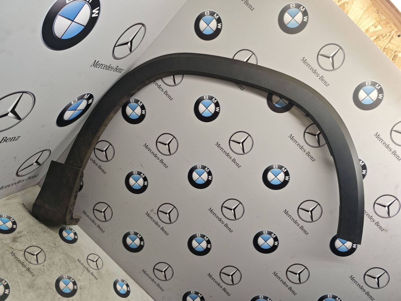 молдинг крыла Mercedes-Benz GLB-Класс 1 поколение 2022, бензин, задний привод, A2478858002 - фото №1