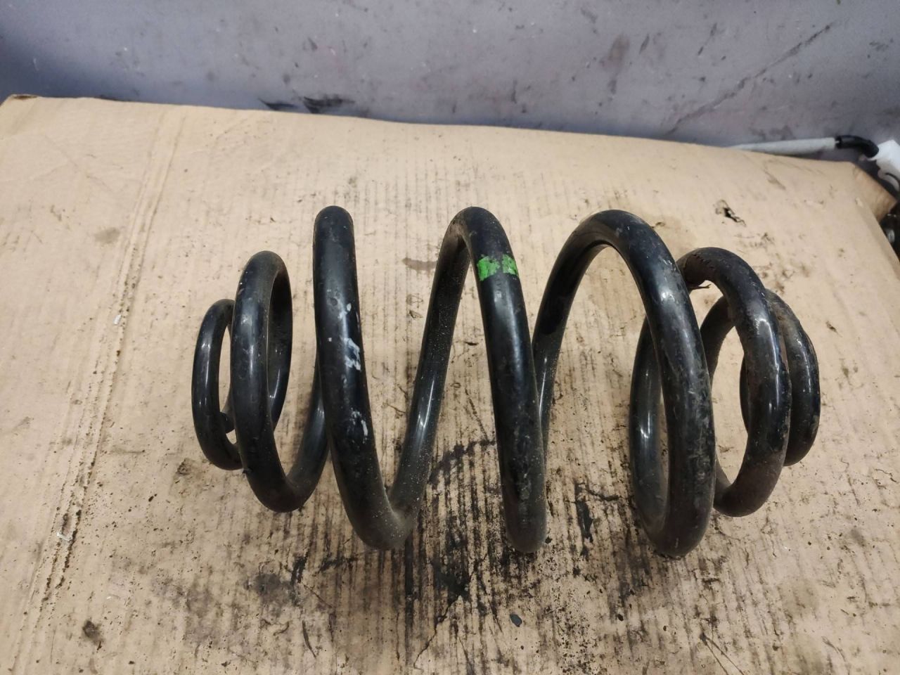 пружина задняя BMW 3 серия E46 2003 - фото №1
