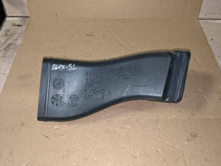 воздуховод (дефлектор) радиатора BMW 5 серия E60/E61 2007, 3.0 л., N54 B30 A, бензин, АКПП, белый, седан, задний привод, 51117178085