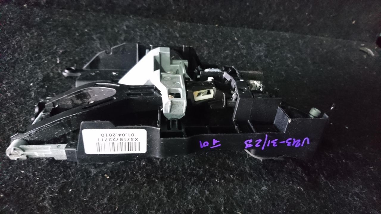 скелет ручки двери задней левой BMW 7 серия F01/F02 2010, 4.4 л., N63 B44 A, бензин, АКПП, седан, 51217187227 - фото №1