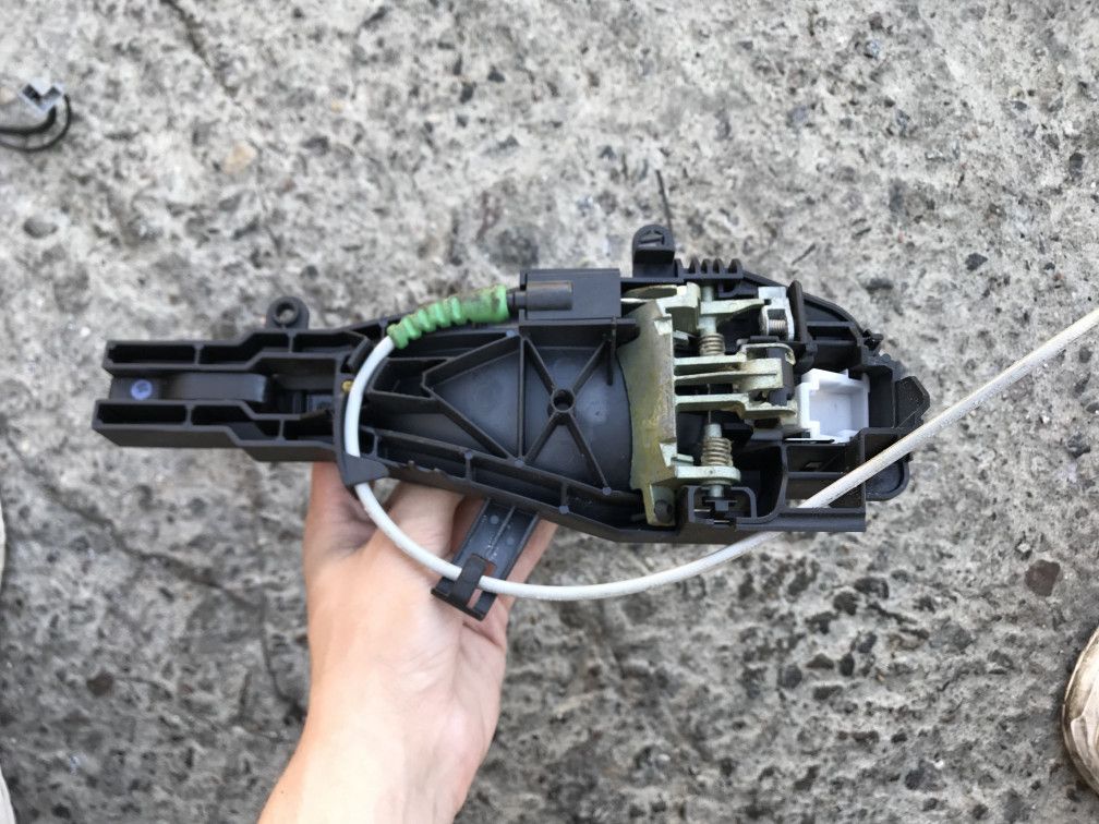 ручка наружная BMW 3 серия E90/E91/E92/E93 2007, 3.0 л., N53 B30 A, бензин, АКПП, черный, купе - фото №1