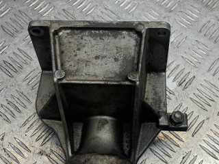 кронштейн полуоси BMW X3 E83 [рестайлинг] 2008, 2.5 л., N52 B25 AF, бензин, 7527386