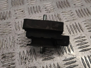 подушка крепления КПП BMW 5 серия E60/E61 [рестайлинг] 2008, 3.0 л., дизель, 6773825