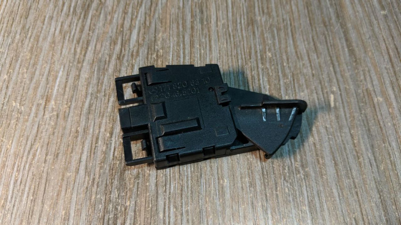 кнопка ручного тормоза (ручника) Mercedes-Benz SLK-Класс R171 2006, 3.5 л., M 272.963, бензин, АКПП, серебристый, кабриолет, 1718206310, A1718206310, 2046.5201 - фото №1