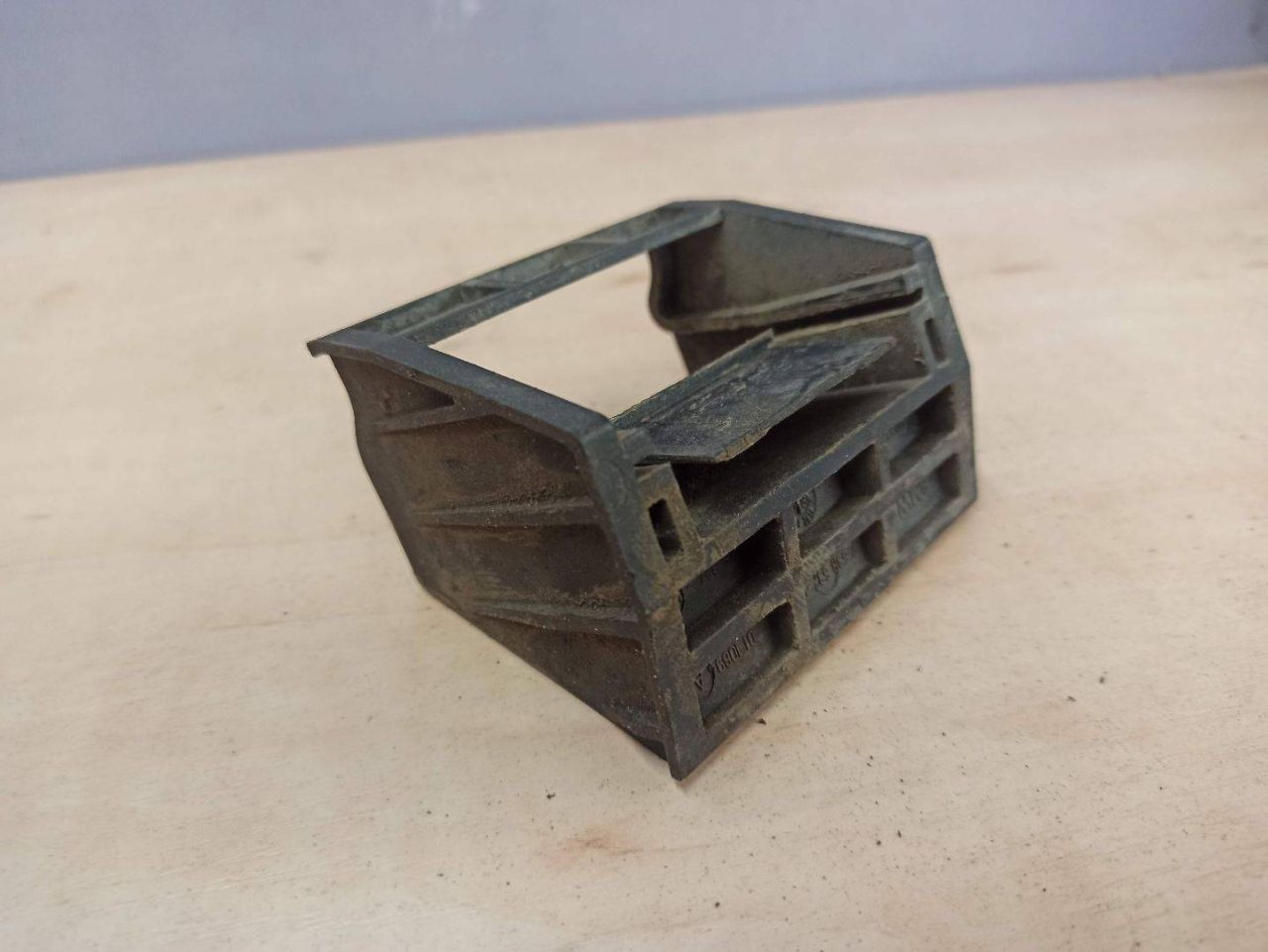 крепление кассеты радиаторов BMW X5 E70 2009, 3.0 л., дизель - фото №1