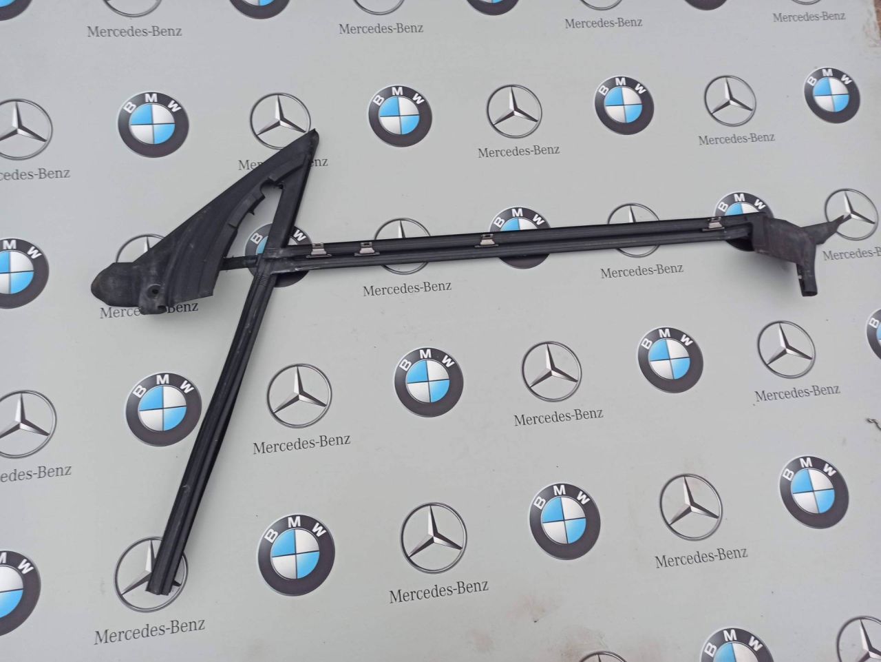 уплотнитель двери BMW 2 серия F44 2020, 2.0 л., бензин, хетчбэк 5 дв., полный привод - фото №1