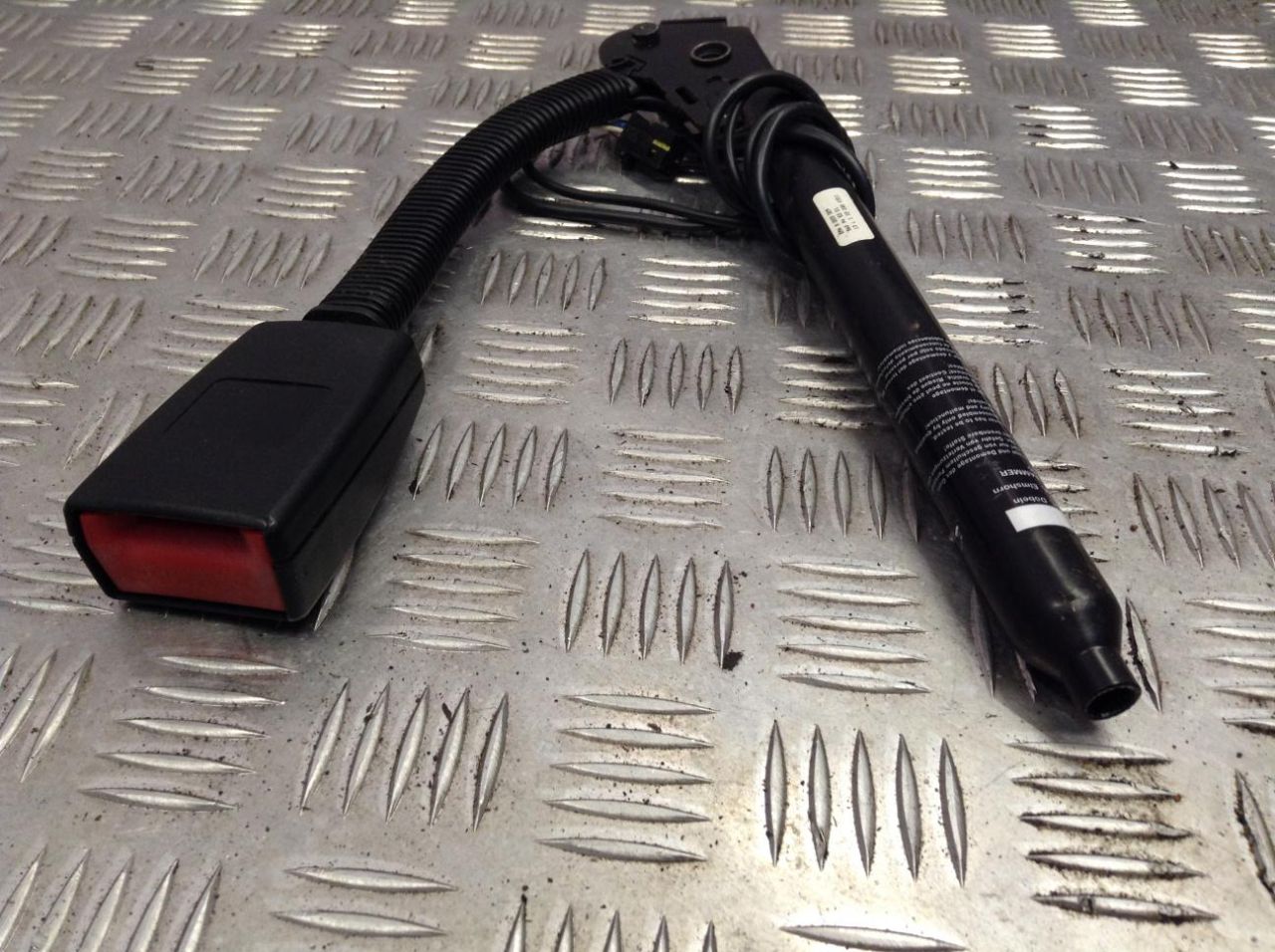 пиропатрон BMW 7 серия E65/E66/E67 2004, 4.4 л., бензин, АКПП, седан, 72118223329, 8223329 - фото №1