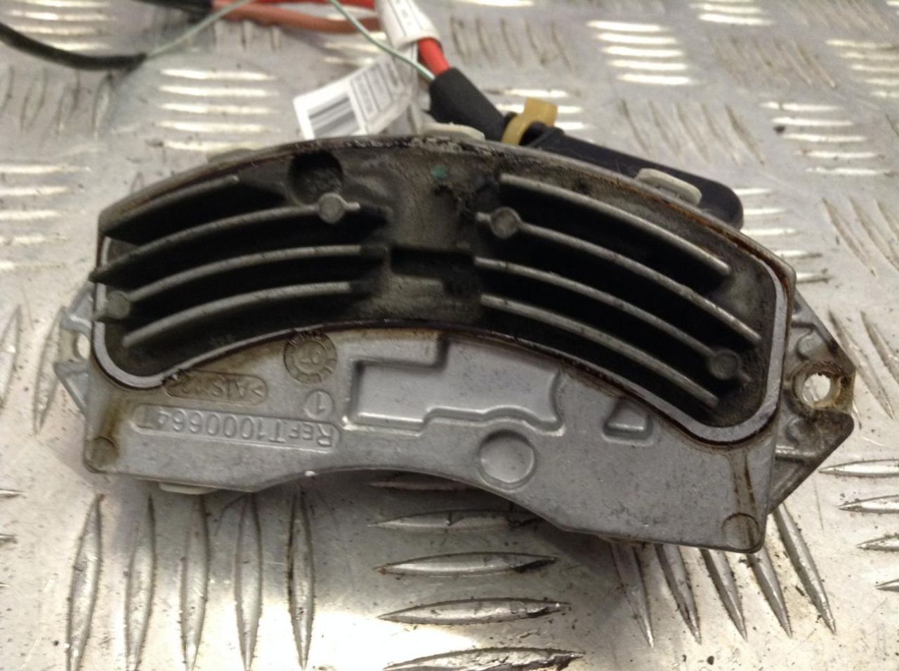 сопротивление печки BMW 3 серия E90/E91/E92/E93 2007, 2.0 л., N47 D20 A, дизель, АКПП, универсал - фото №1