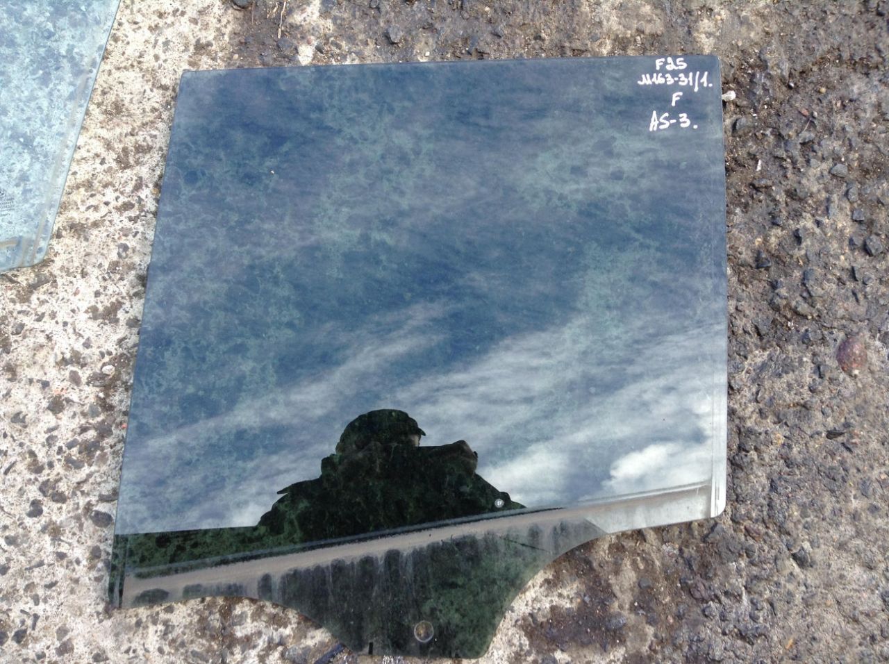 стекло двери задней левой BMW X3 F25 2013, 2.0 л., N47 D20 C, дизель, АКПП, белый, внедорожник 5 дв. - фото №1