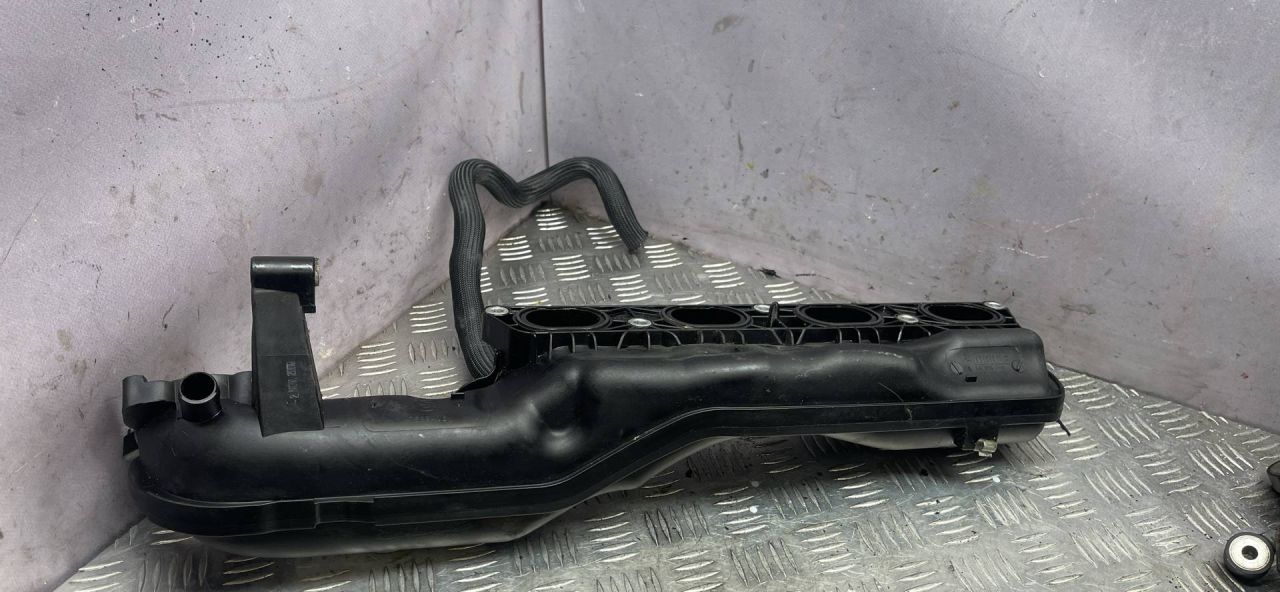 коллектор впускной BMW X6 E71/E72 2010, 4.4 л., бензин, 7589408 - фото №1