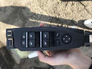 блок управления стеклоподъемниками BMW 7 серия F01/F02 2009, 4.4 л., N63 B44 A, бензин, АКПП, седан, 9163574