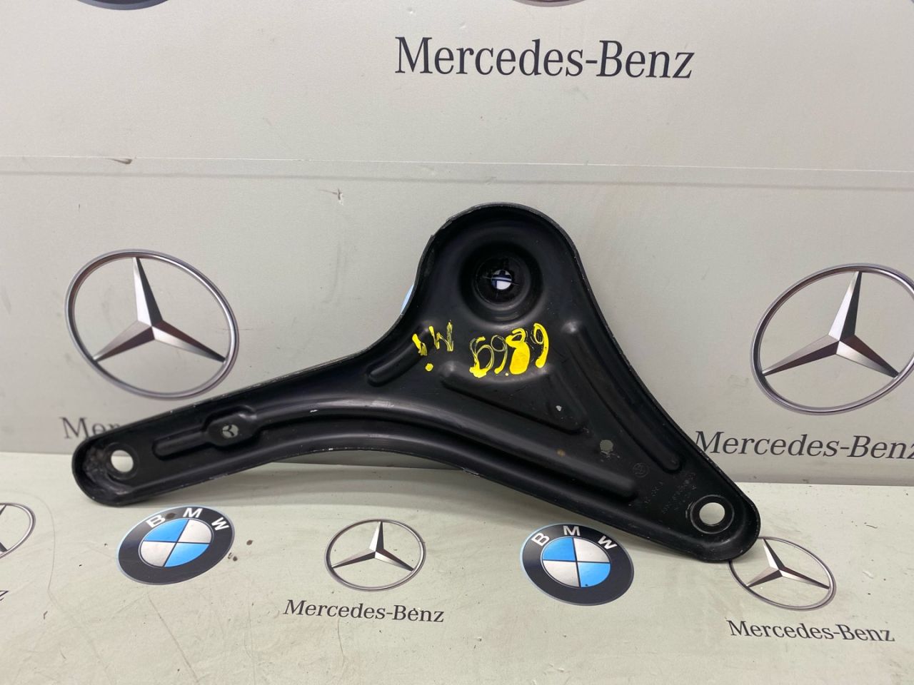 кронштейн реактивной тяги BMW X3 F25 2012, 3.0 л., N52 B30 A, бензин, 6790568 - фото №1