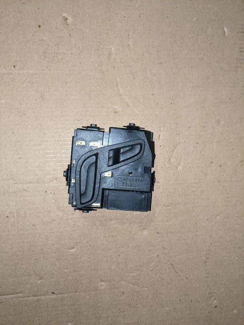 блок управления сиденьем Mercedes-Benz E-Класс W212/S212/C207/A207 2010, 2.2 л., дизель, АКПП, седан, задний привод, правый руль, A2048701958 - фото №1