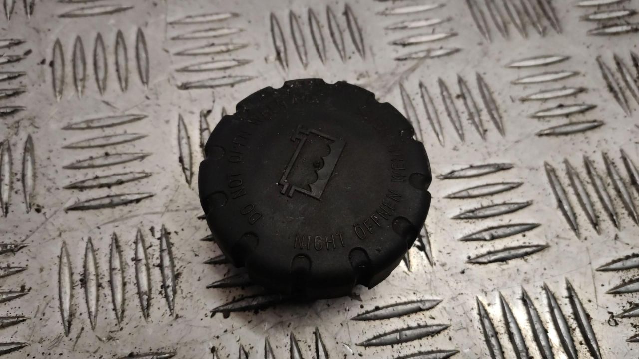 пробка расширительного бачка Mercedes-Benz M-Класс W164 2007, 3.0 л., OM 642.940, дизель, 2105019715 - фото №1