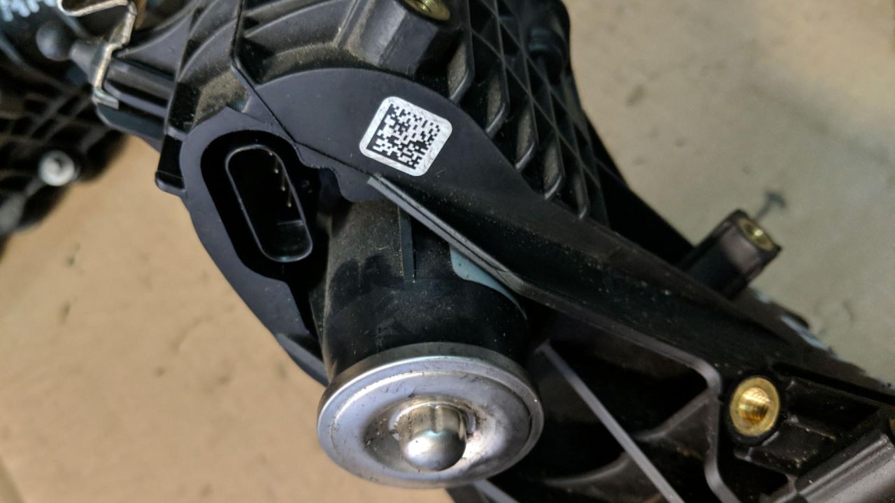 сервопривод заслонок впускного коллектора Mercedes-Benz M-Класс W166 2012, 2.1 л., OM 651.960, дизель, АКПП, мокрый асфальт, внедорожник 5 дв. - фото №1