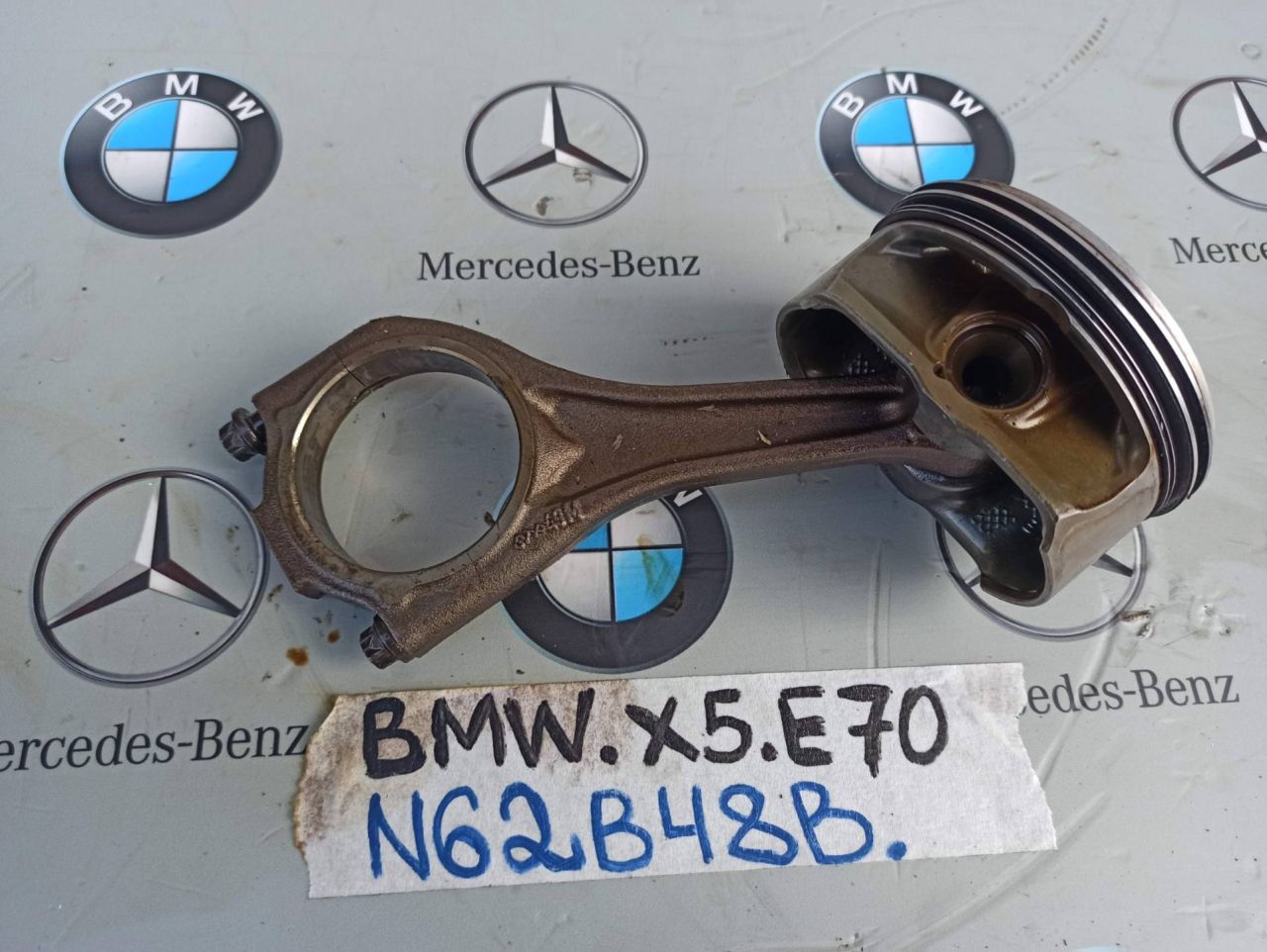 поршень BMW X5 E70 2009, 4.8 л., бензин - фото №1