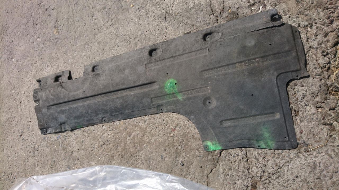 защита днища BMW 2012, 2.0 л., N47 D20 C, дизель, АКПП, седан, правый руль, 51757207267 - фото №1