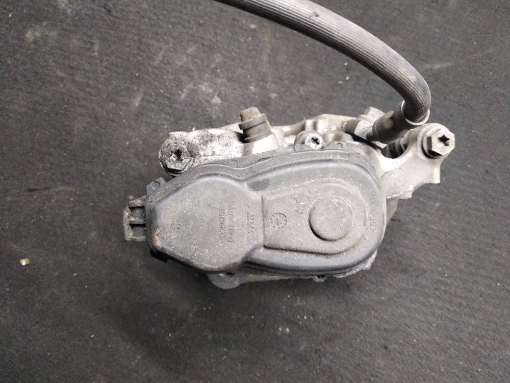 суппорт задний правый Mercedes-Benz E-Класс W213/S213/C238/A238 2016, 2.0 л., OM 654.920, дизель, АКПП, белый, седан, правый руль - фото №1