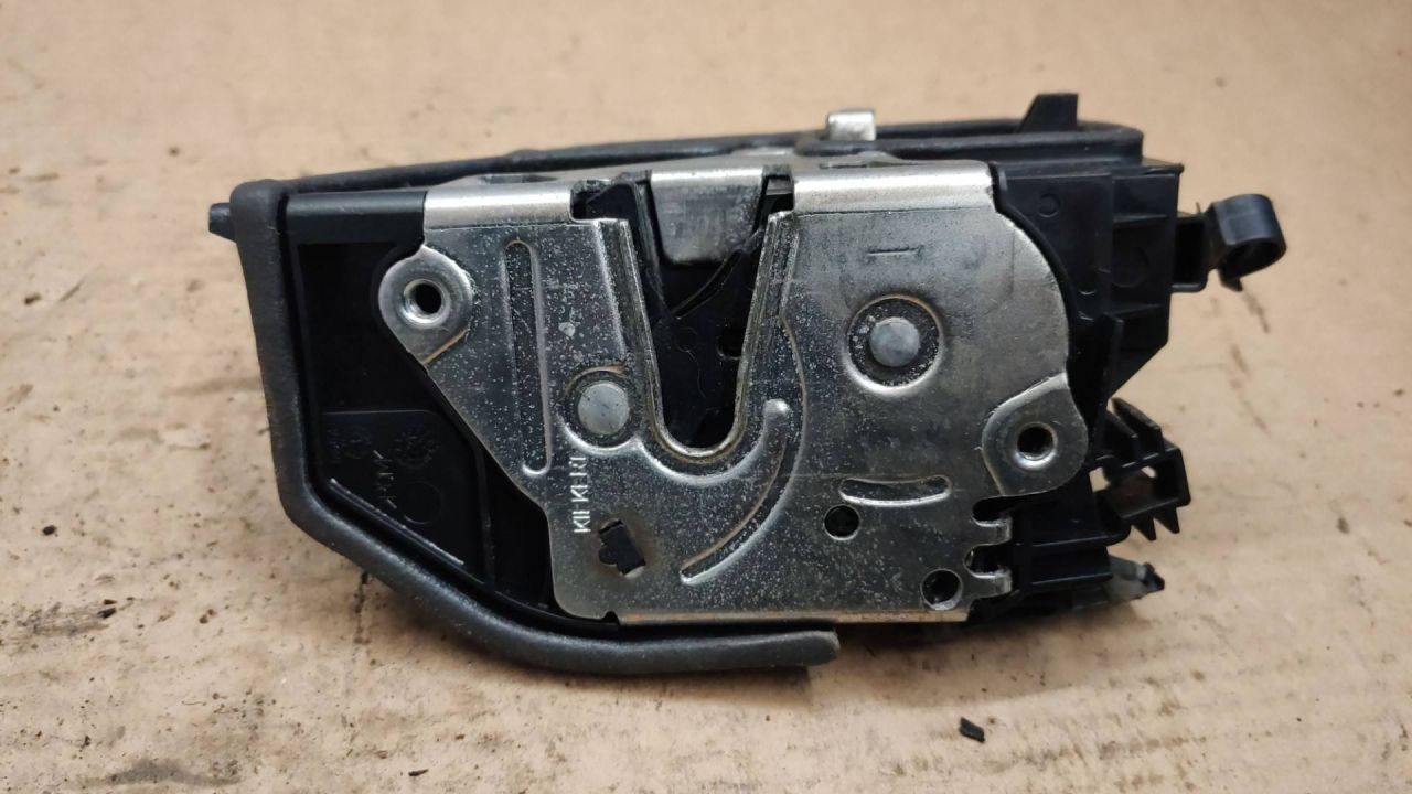 замок двери передней левой BMW X5 E70 2009, 7167073 - фото №1