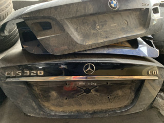 накладка двери (крышки) багажника Mercedes-Benz CLS-Класс C219 2005, 3.0 л., OM 642.920, дизель, АКПП, черный, купе